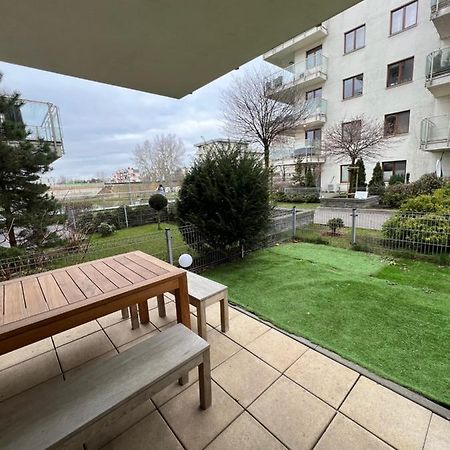 Beautiful Ground Floor Apartment In Warsaw Exterior photo